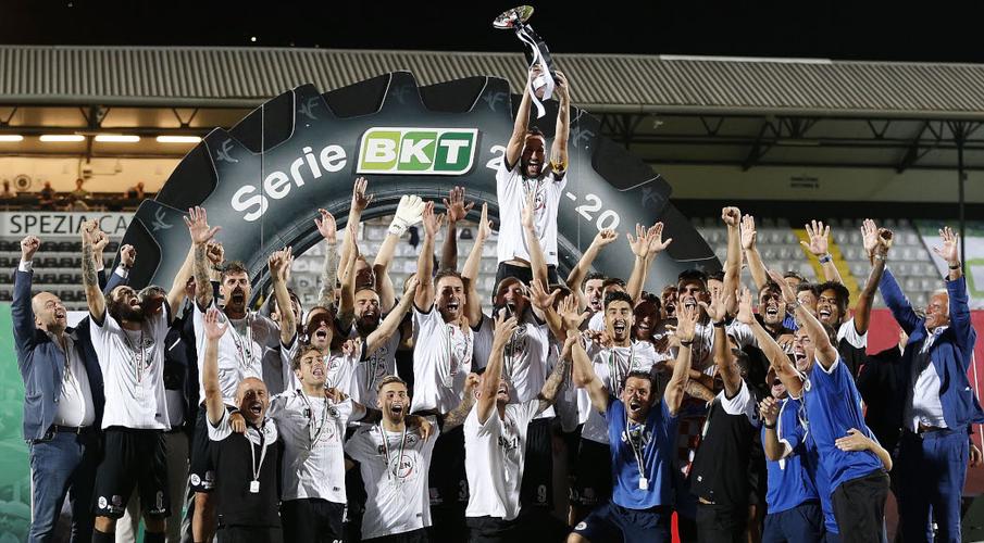 Spezia lần đầu tiên lên ngôi Serie A trong lịch sử 114 năm Spezia-A-200821G1050