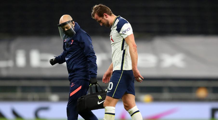 Kane chấn thương khiến HLV Mourinho của Spurs đau đầu Harry-Kane-210128-GoesOut-G-1050