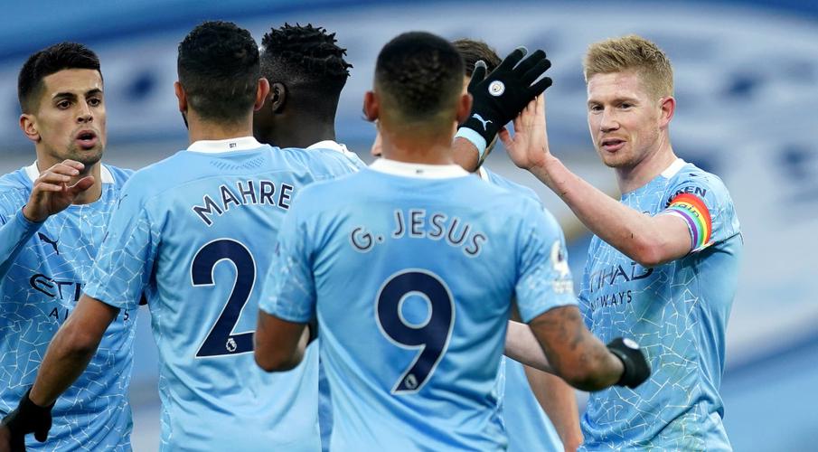 Man City crowned champions after Man Utd loss