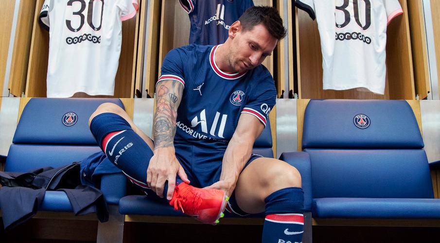 Messi starts training with Paris Saint-Germain