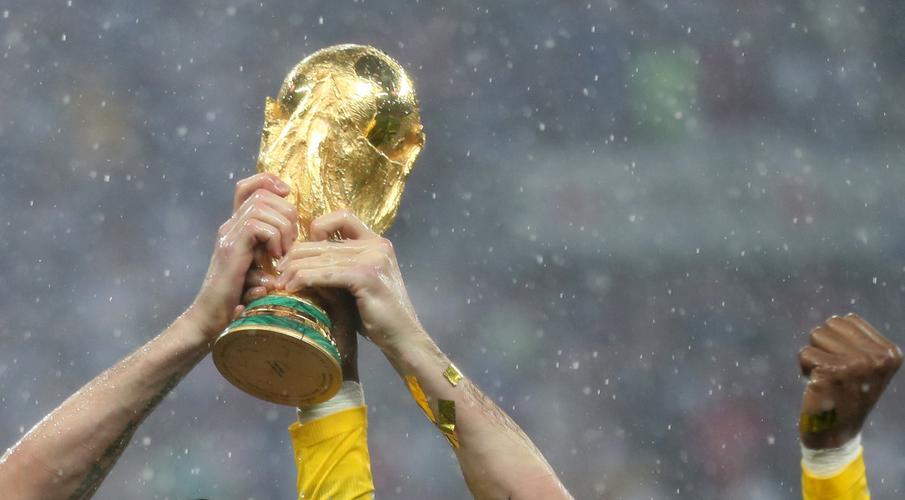 Biennial World Cup could cost leagues €8 billion