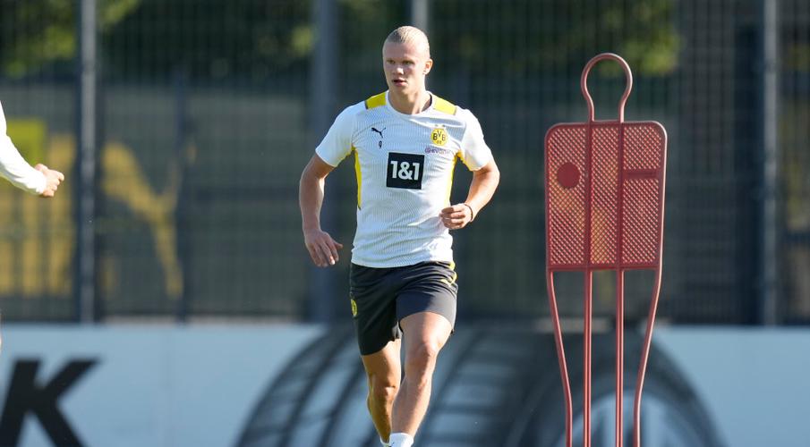 Haaland set to make suprise return from injury for Dortmund