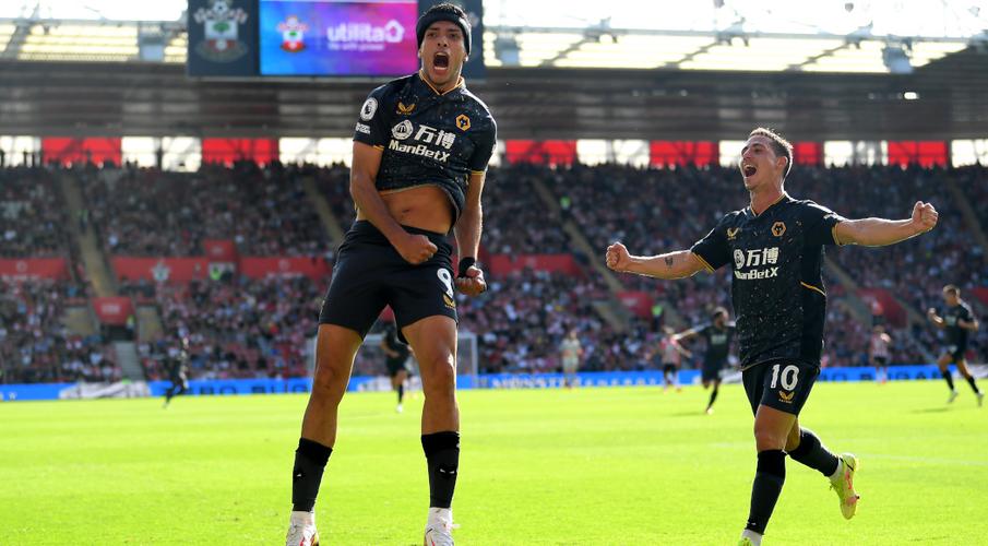 Jimenez scores as Wolves edge Southampton